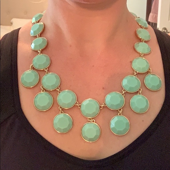 💎 Fun Banana Republic Mint Statement Necklace 💎 - Picture 4 of 4